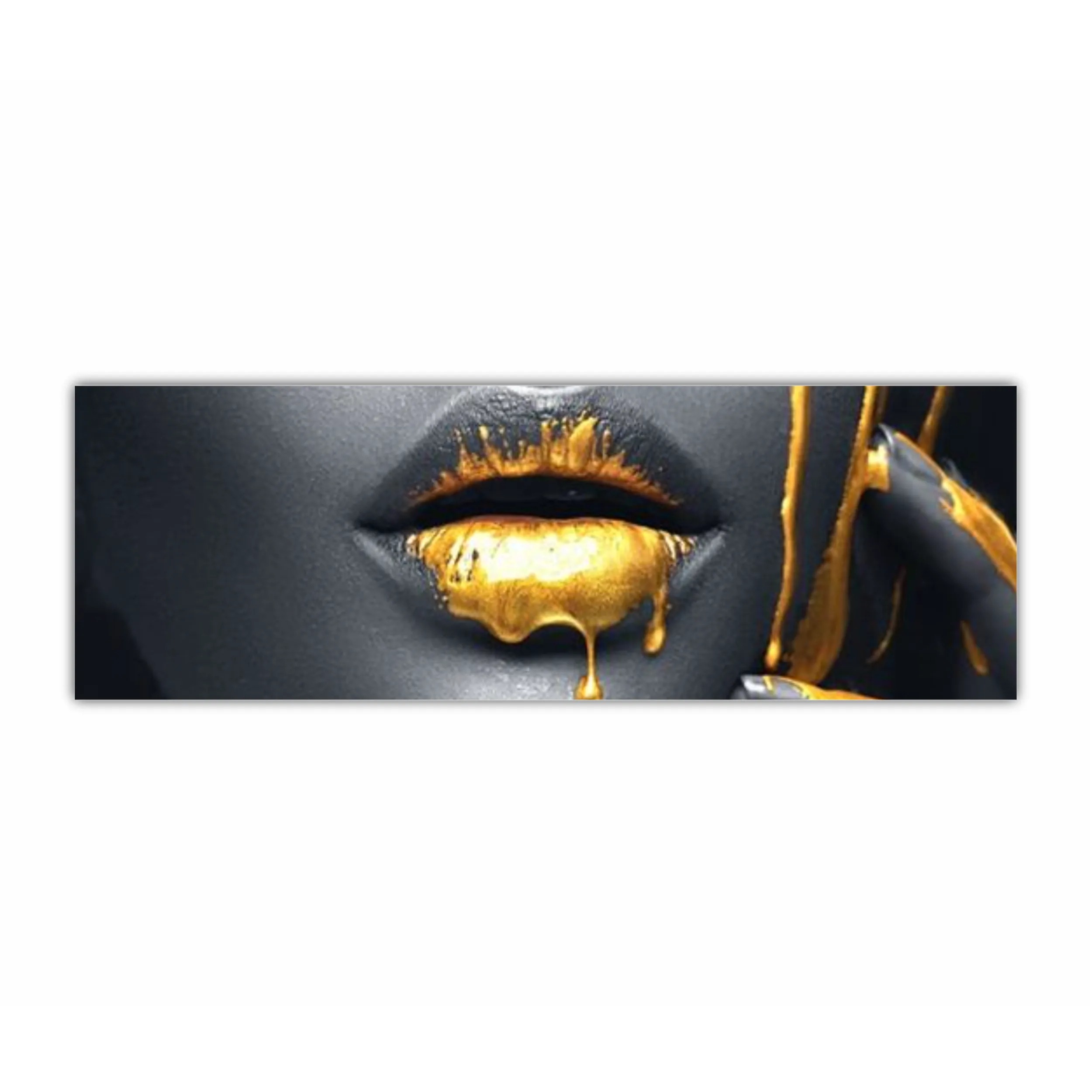 Women in golden makeup - Lips golden